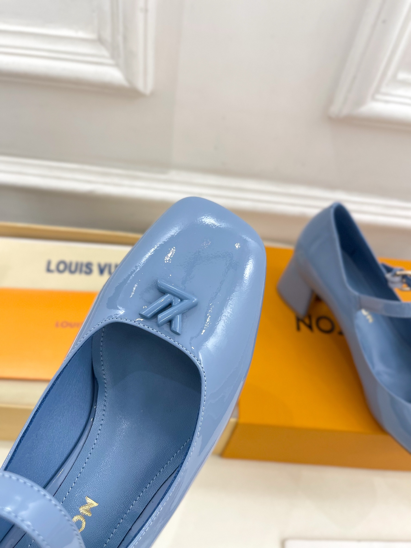 Women's high heels